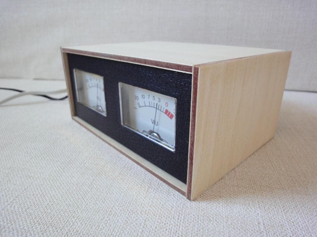 自作 ステレオVUメーター90号機(ピーク表示機能LED付)