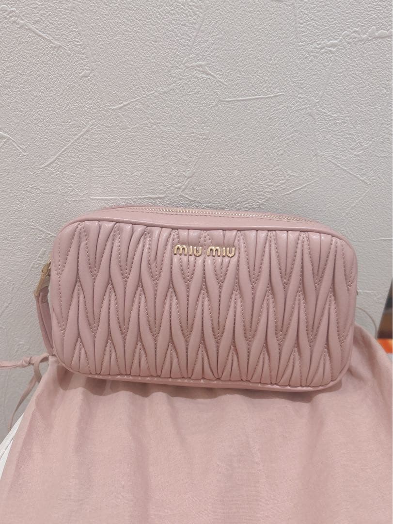 MIU MIU ピンク ショルダーバッグ キルティング