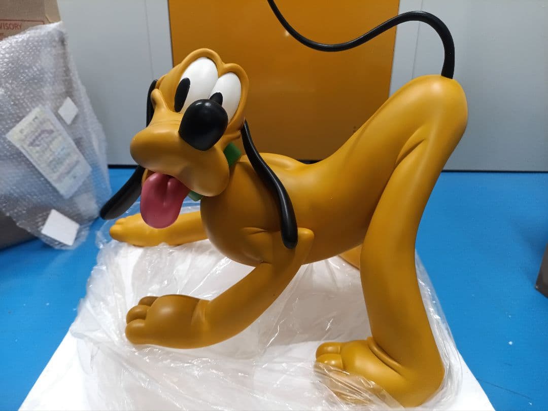 プルート 特大フィギュア 置物 ディズニー　スタチュー
