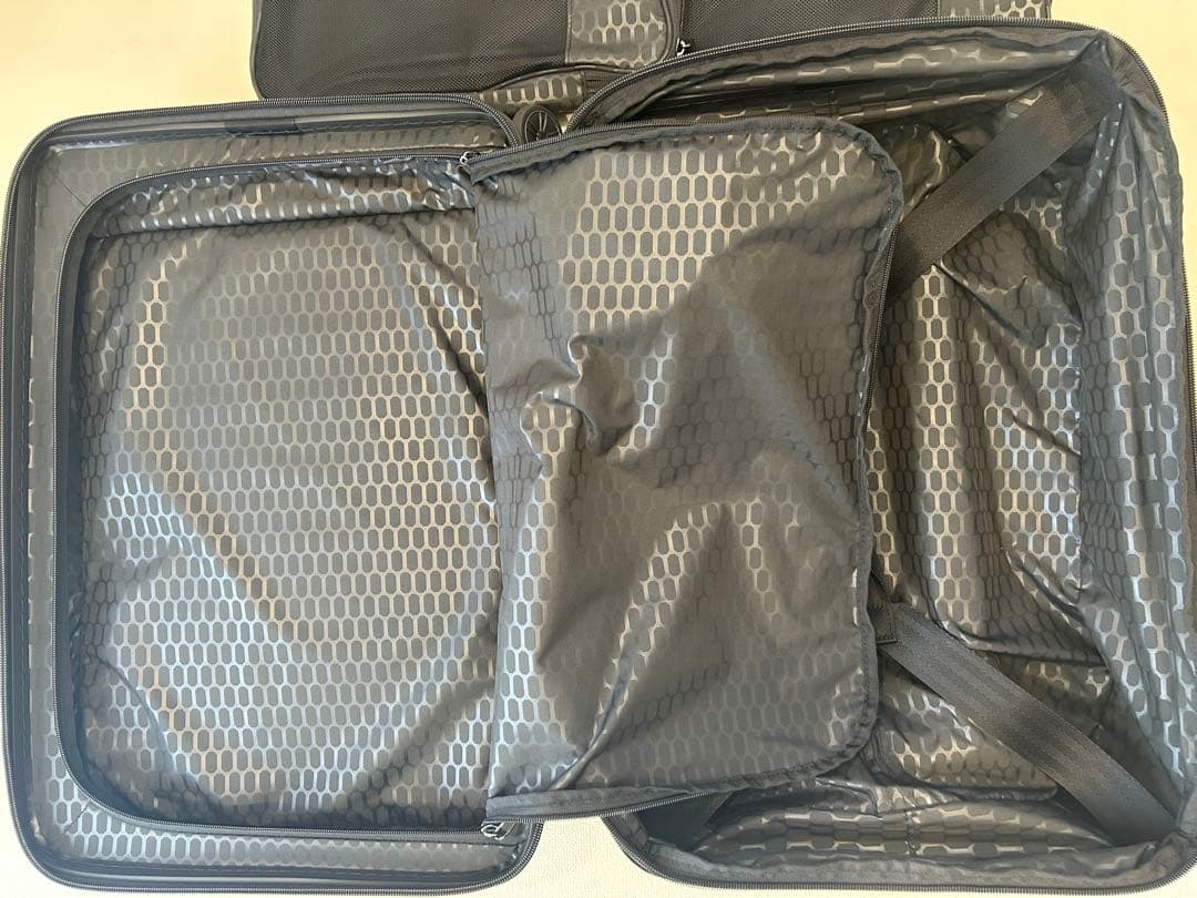 9月6日7日限定価格 ポルシェスーツケース ブラック 新品未使用.確実