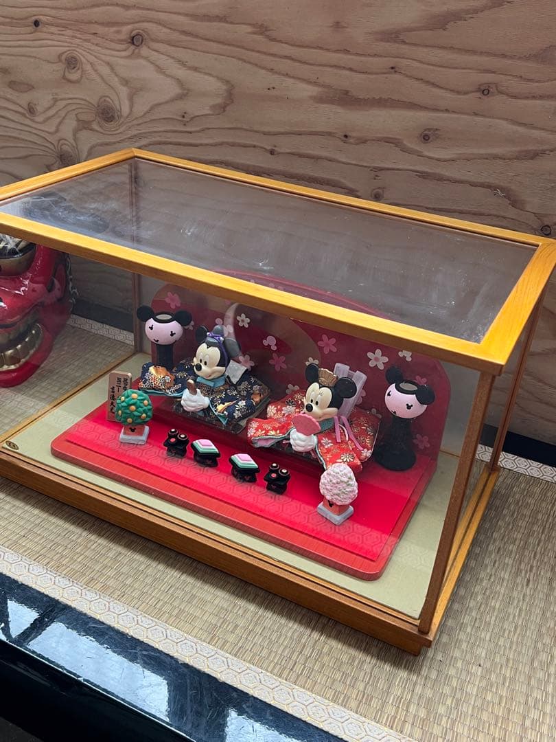 ミッキーミニー雛人形　吉徳大光　陶器製　ガラスケース付き