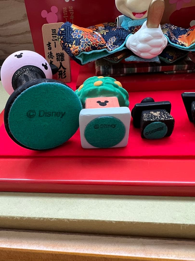 ミッキーミニー雛人形　吉徳大光　陶器製　ガラスケース付き