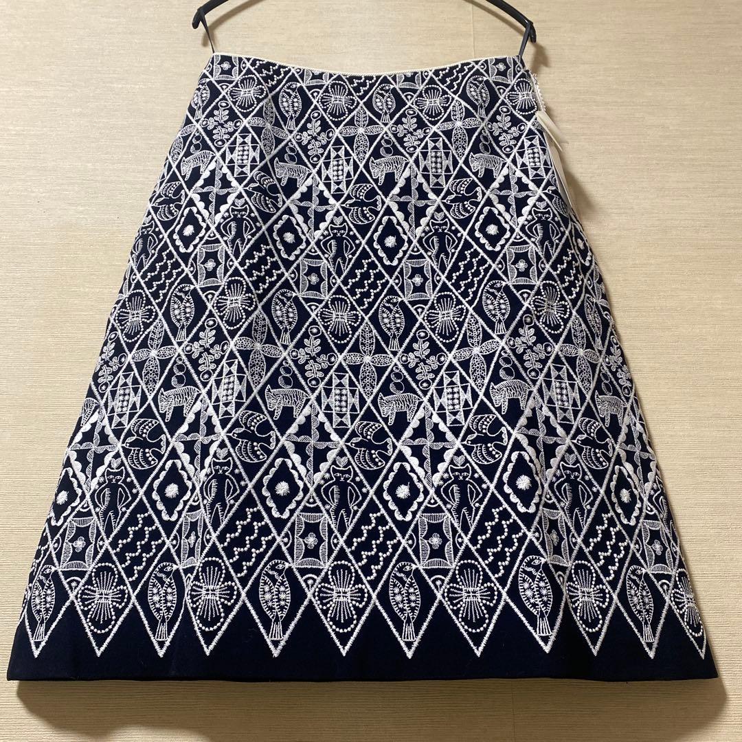 希少　新品タグ付き　ミナペルホネン　シンフォニー　総刺繍スカート　38