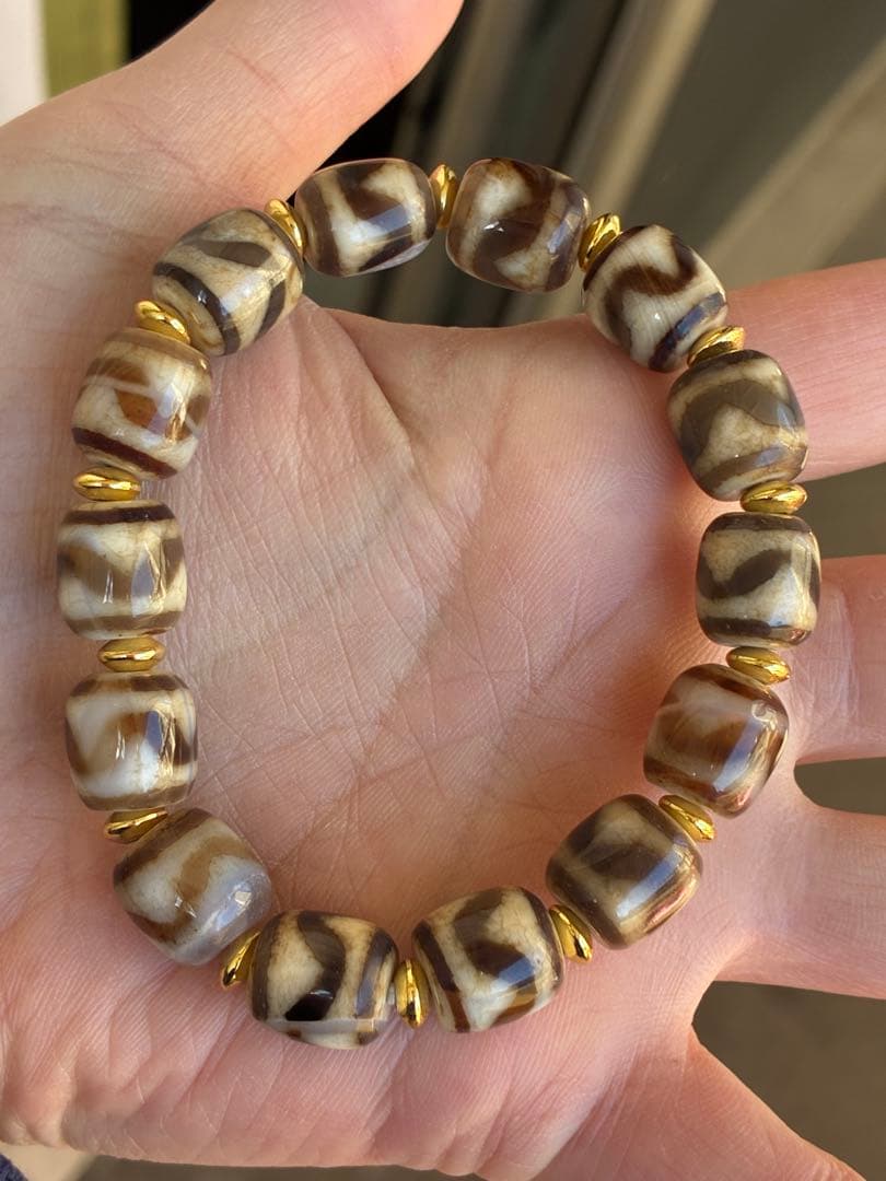 絶え間なく続く金運引き寄せ！水晶共生ドゥルージー結晶玉あり♪水紋天珠のブレス