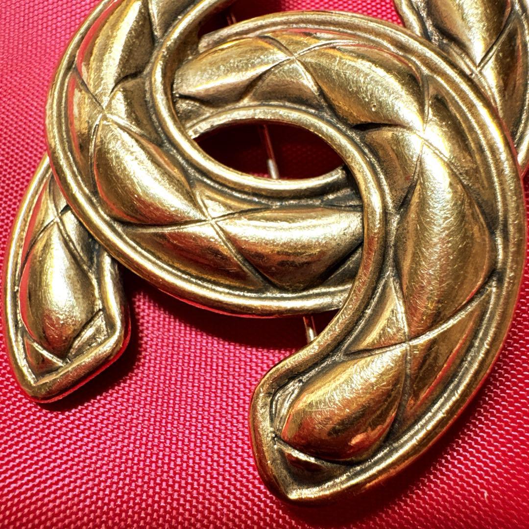 n*a様 2903☆CHANEL ブローチ 1152 マトラッセ ココマーク ゴ