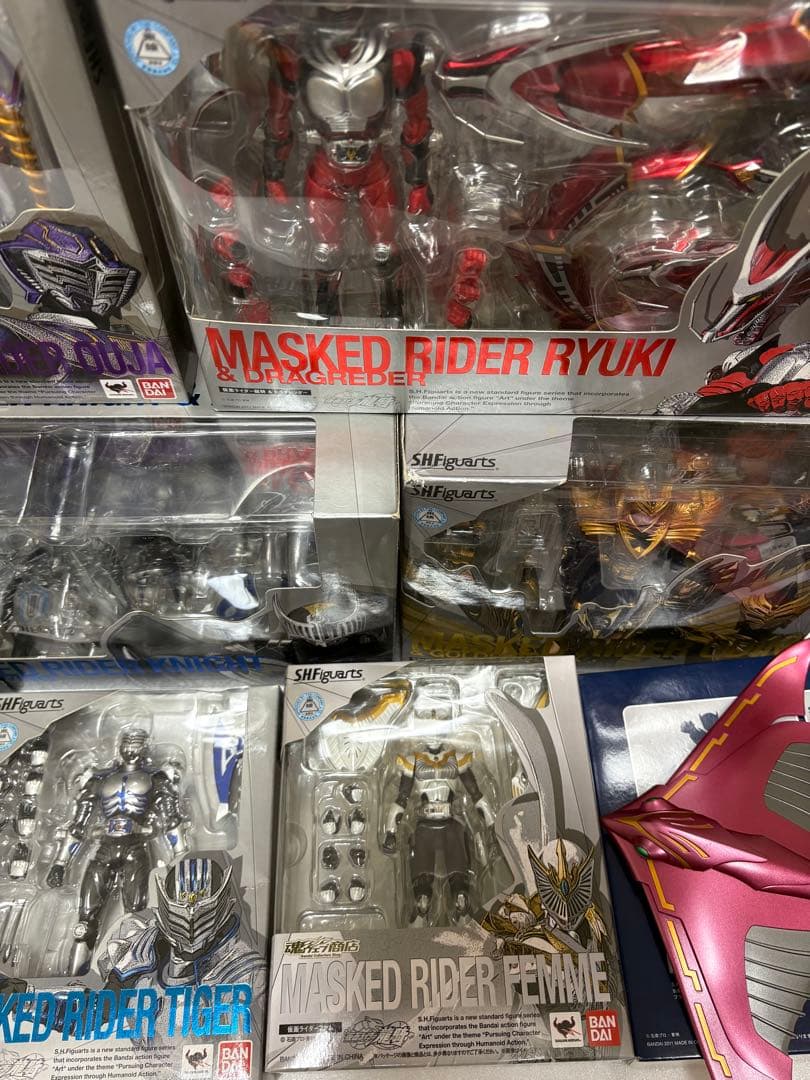 S.H.Fhiguarts 仮面ライダー龍騎　ミラーモンスターなど