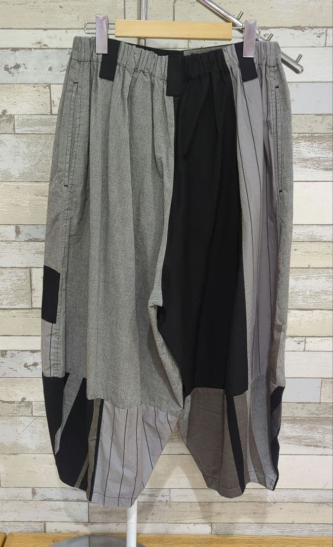 ARTMIX（萌MOURU）サルエルパンツ 黒とグレーのパッチワーク