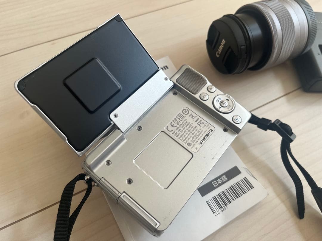 極美品】Canonミラーレス一眼EOS M100 レンズキット 保護フィルム付｜極