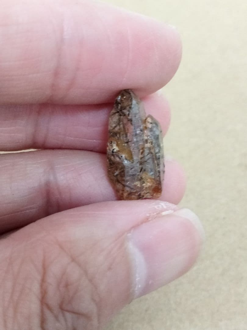 国産鉱物 山梨県 平沢鉱山 天然水晶 トルマリン入り水晶 早い者勝ち