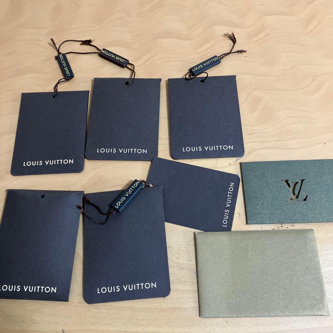 ルイヴィトン 旧服タグ、スペアボタン、靴紐、6点セット - メルカリ