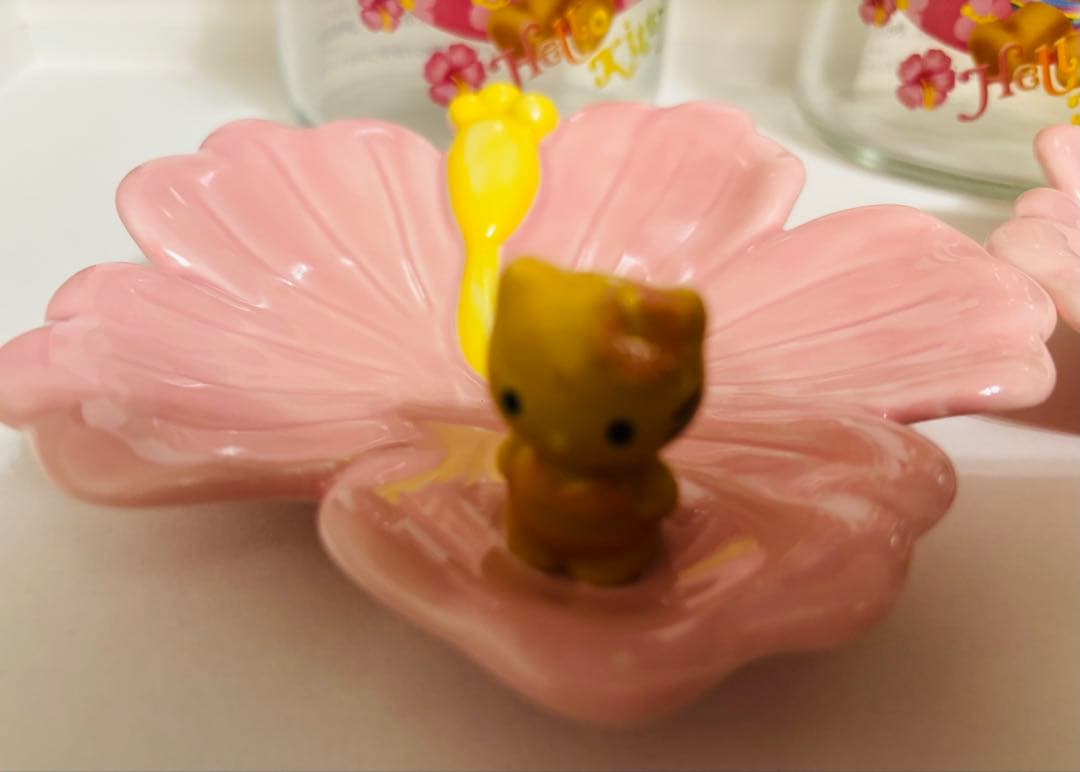 サンリオ ハローキティVIVITXGIRLS ダイカットレイ2キャニスター2