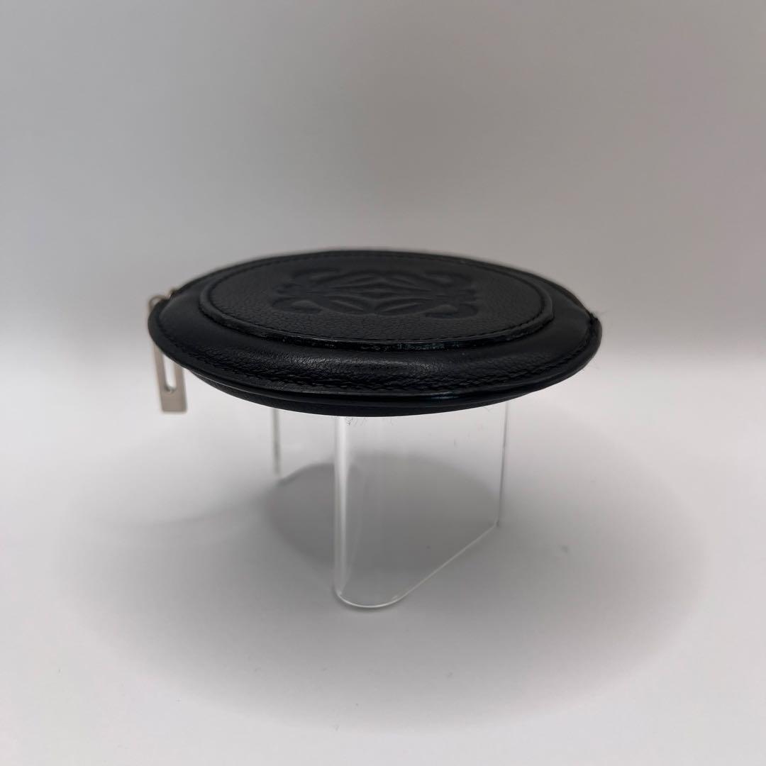 LOEWE ケース　アナグラム　ブラック　型押し　エンボス　丸型　ロゴ