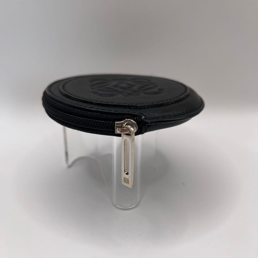 LOEWE ケース　アナグラム　ブラック　型押し　エンボス　丸型　ロゴ