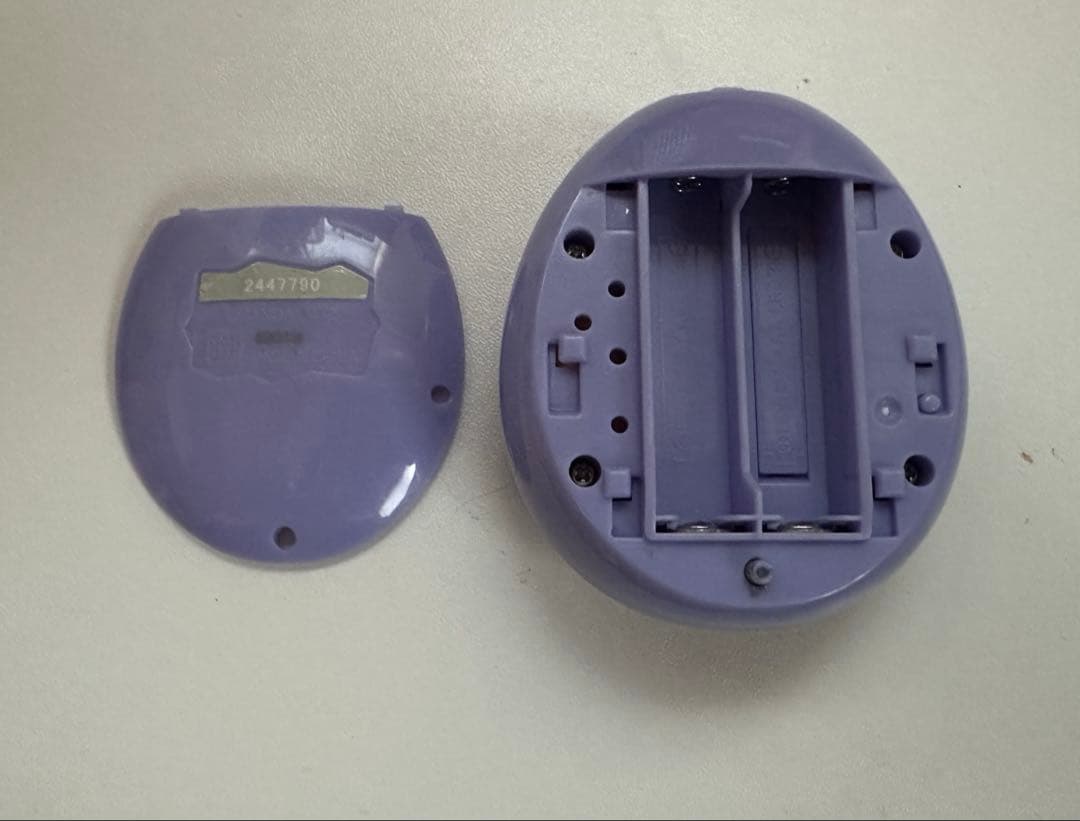 たまごっちみーつ マジカル カバー、ストラップ付き