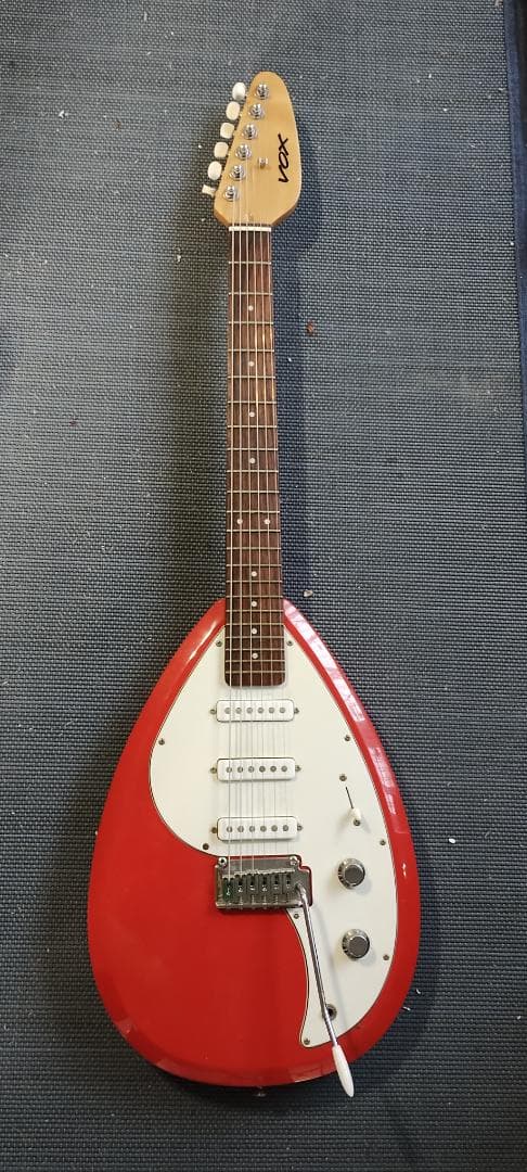 古着屋ポエジー　VOX ティアドロップ型 ボディギター VOX MK3 MINI ミニギター エレキギター トラベルギター ショート