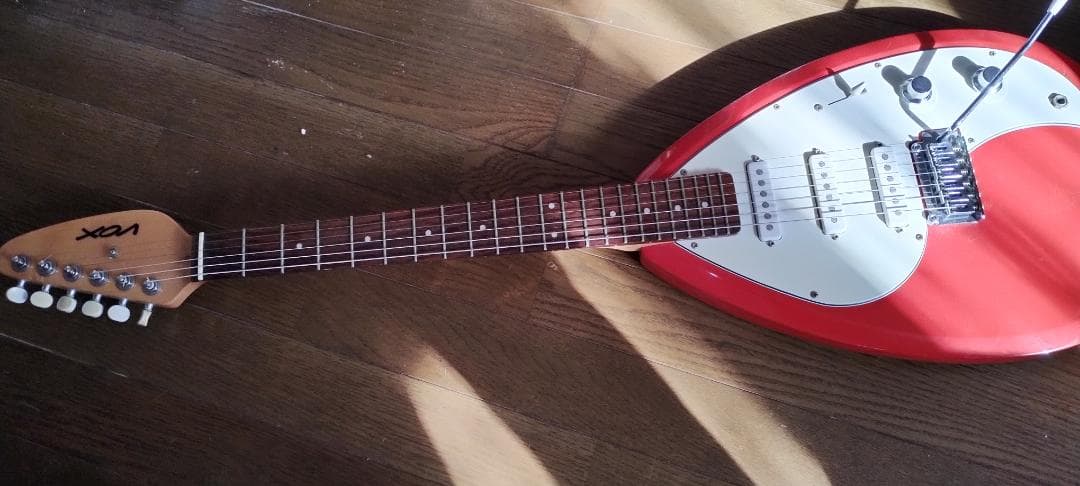 古着屋ポエジー様専用 VOX ティアドロップ型 ボディギター