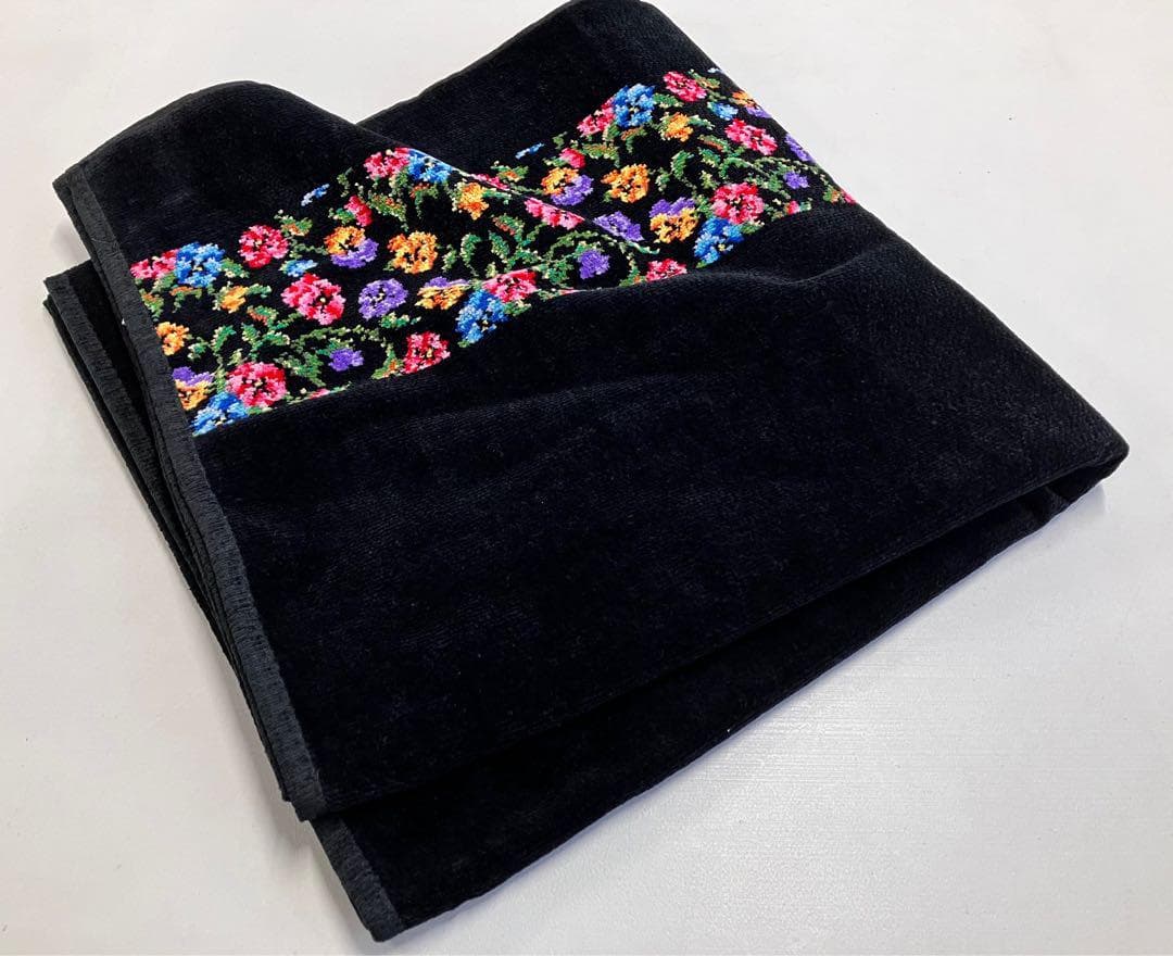 Supreme Tonal Logo Towel (SS24) black