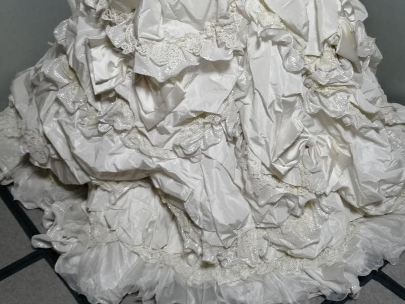 [356] ウエディングドレス ９～１３号サイズ ブランド品 中古