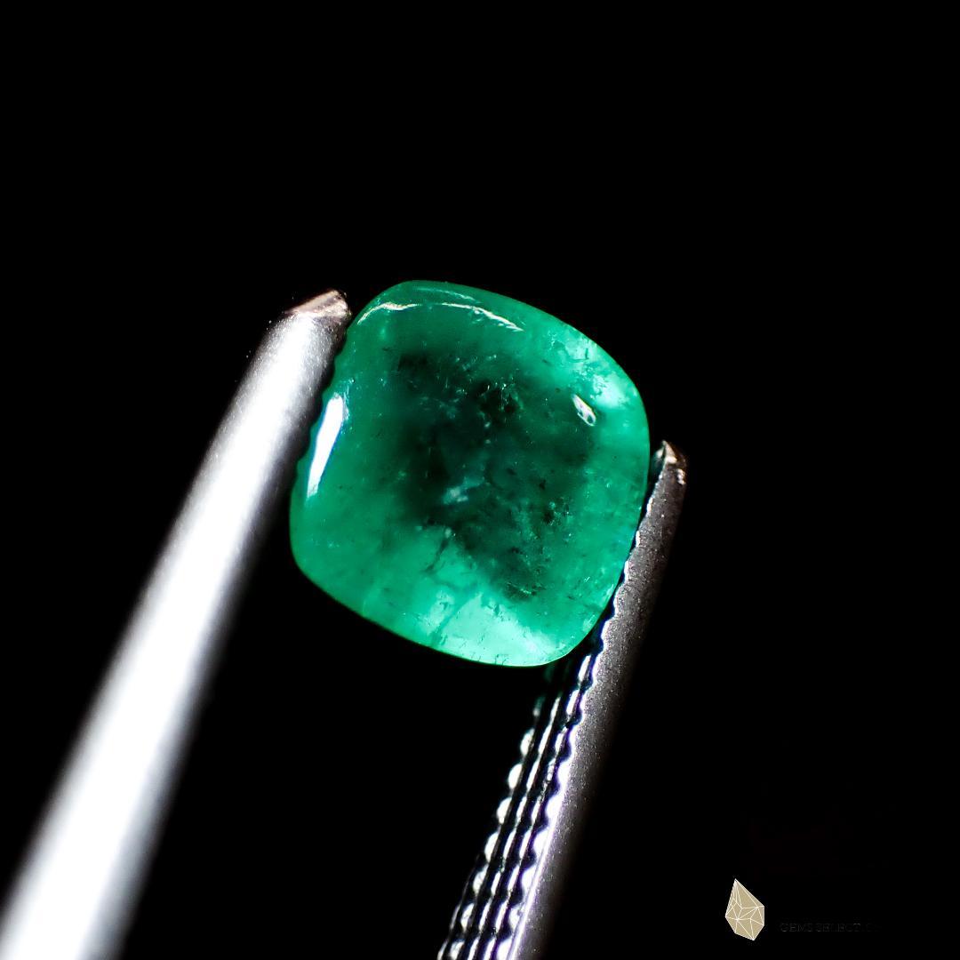 天然エメラルド0.47ct【コロンビア】★シュガーローフカット★