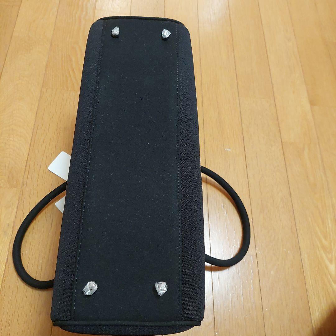 値下げ！新品　格安　OKAJIMA 刺繍入り黒ボストンバッグ