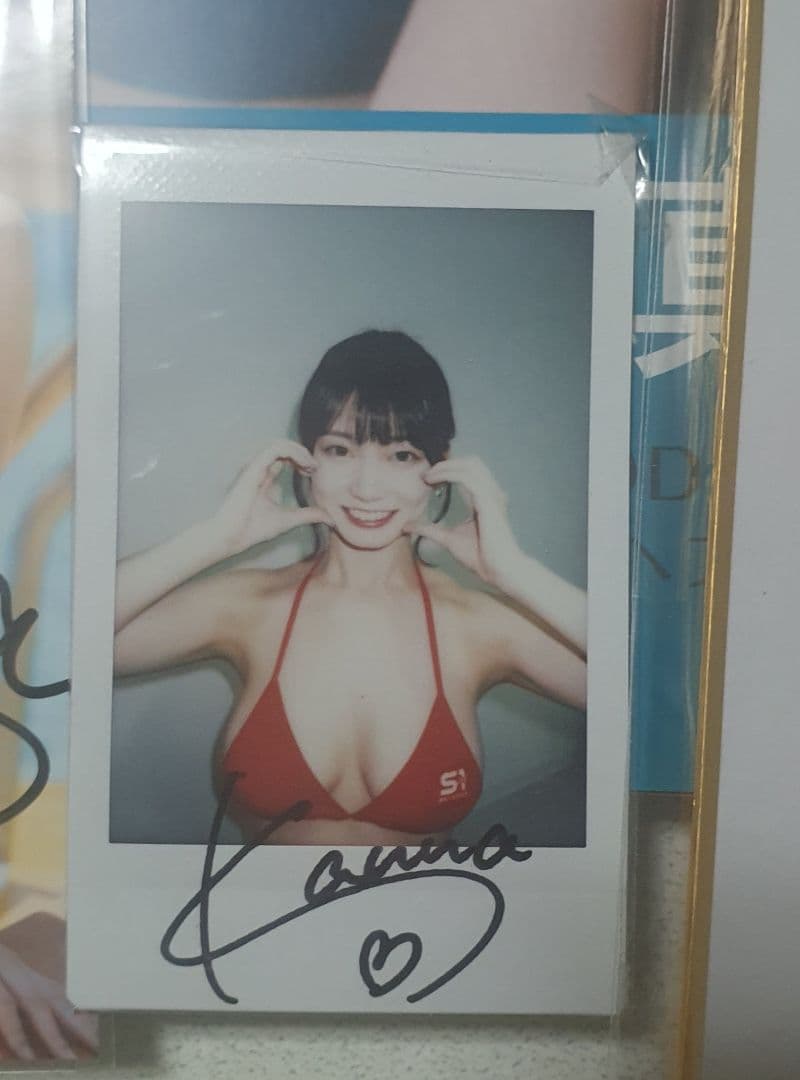 瀬戸環奈】直筆サイン入りチェキ Calvin Klein 下着ver.