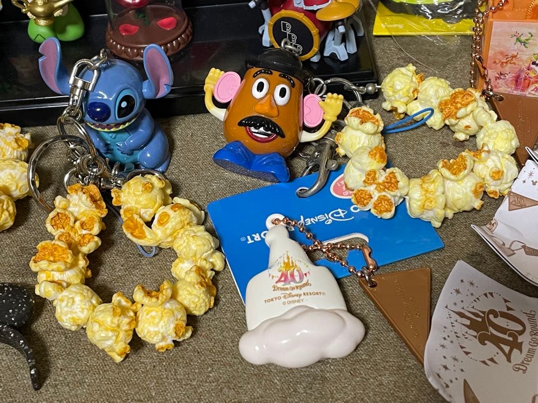 ディズニー公式　ガチャ　キーホルダー　ショー　アトラクション　ポップコーン