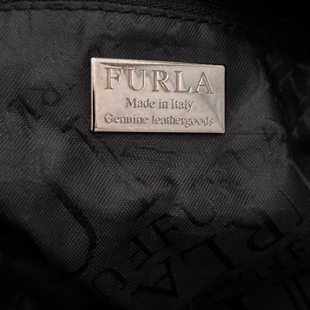 レア　FURLA レザー　ショルダーバッグ　牛革　 黒　ブラック　シルバー金具