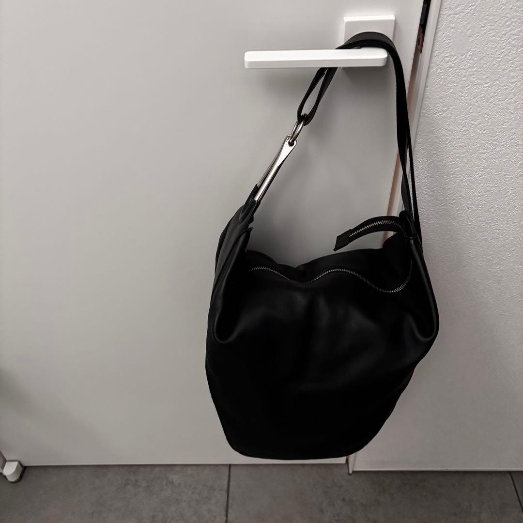 レア　FURLA レザー　ショルダーバッグ　牛革　 黒　ブラック　シルバー金具