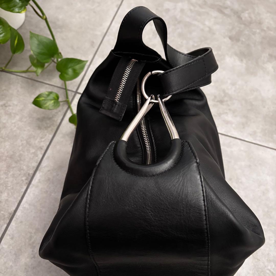 レア　FURLA レザー　ショルダーバッグ　牛革　 黒　ブラック　シルバー金具