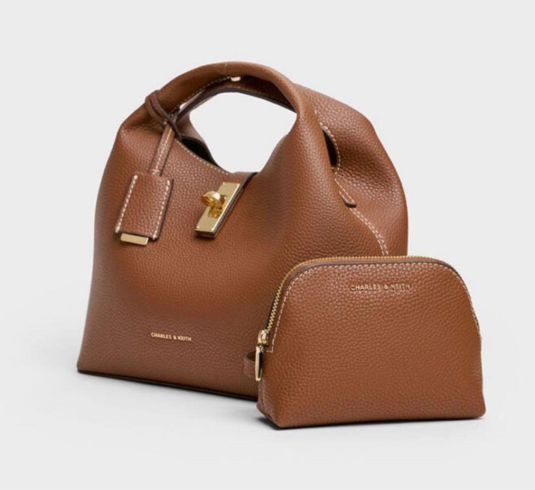 新品未開封CHARLES & KEITH チャンス バケットバッグ　チョコレート