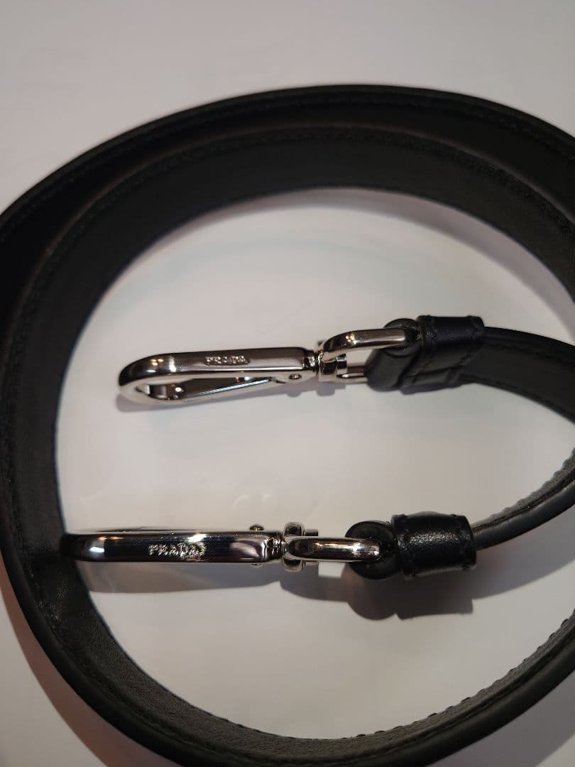 PRADA ブラック レザー ショルダーストラップ