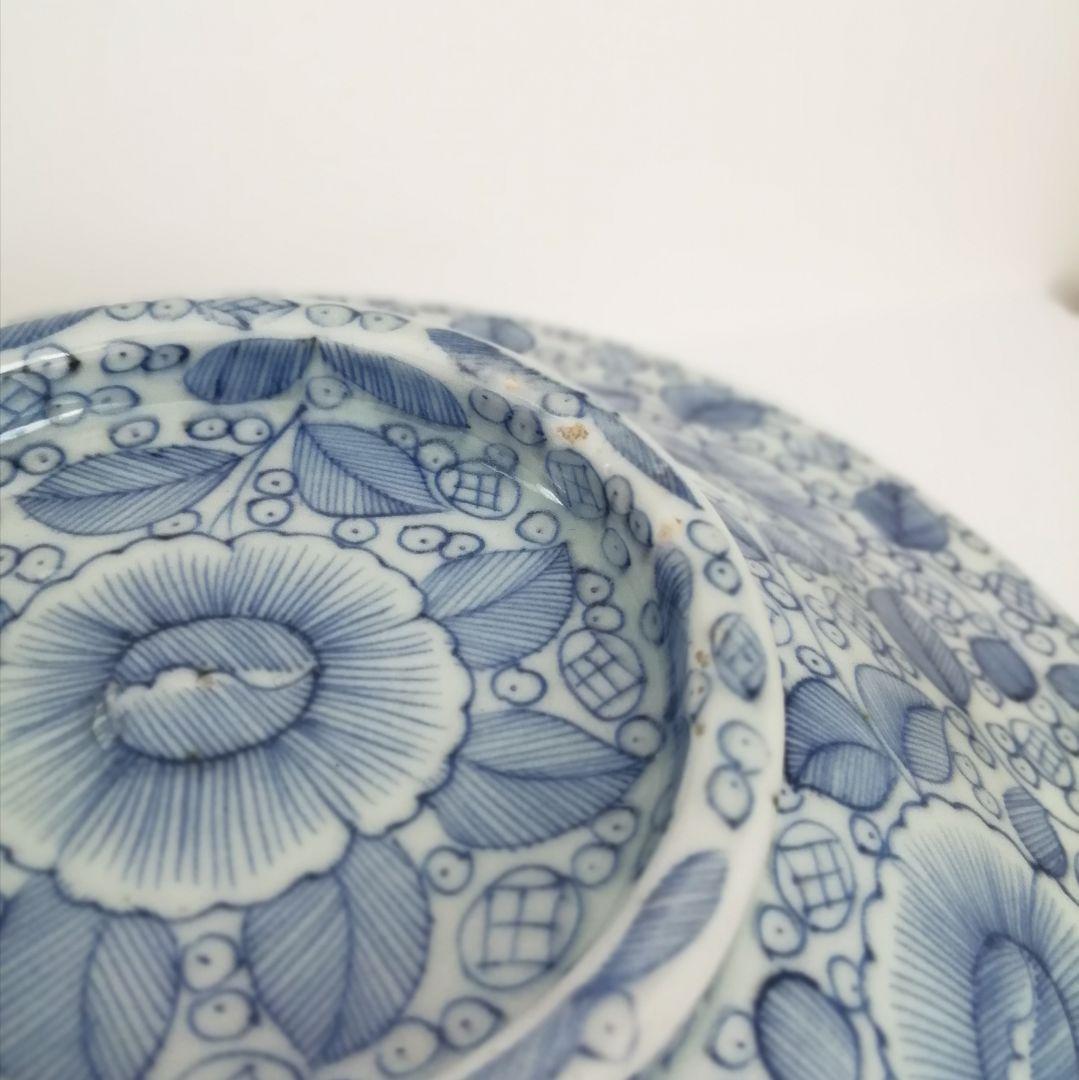 古伊万里幕末線描き牡丹唐草図食籠