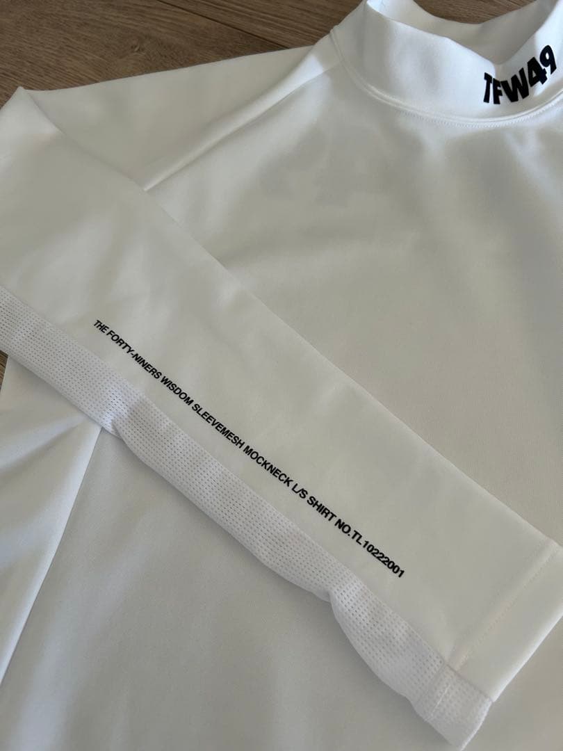 TFW49 ホワイト長袖モック