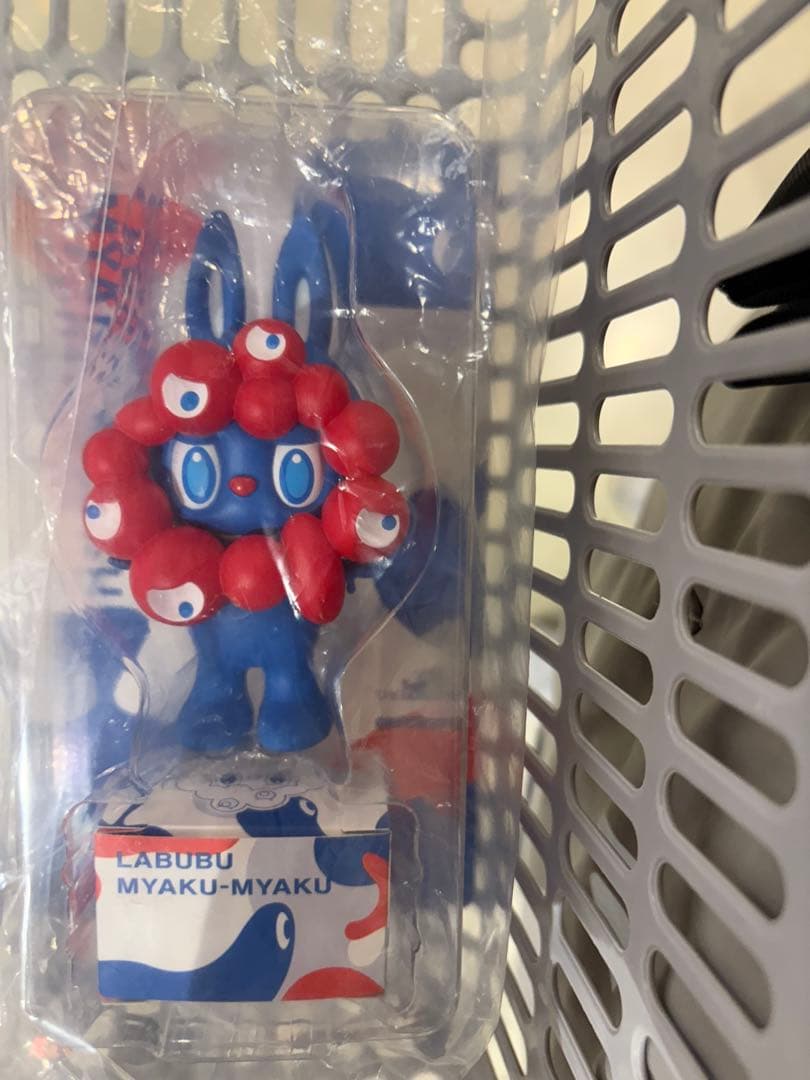 LABUBU MYAKU-MYAKU ストラップ付フィギュアlabubu 万博