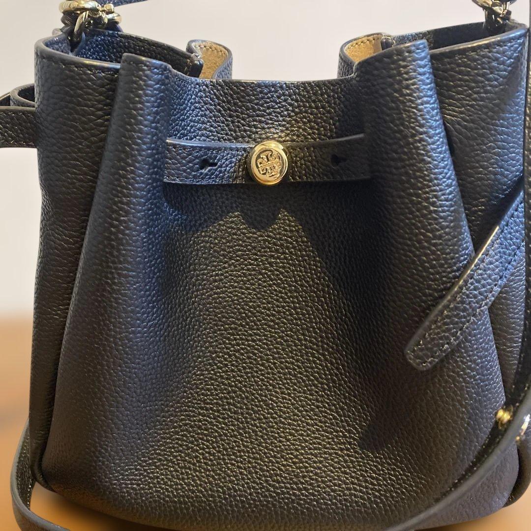 トリーバーチ　ブラック レザー バケツ型ショルダーバッグ