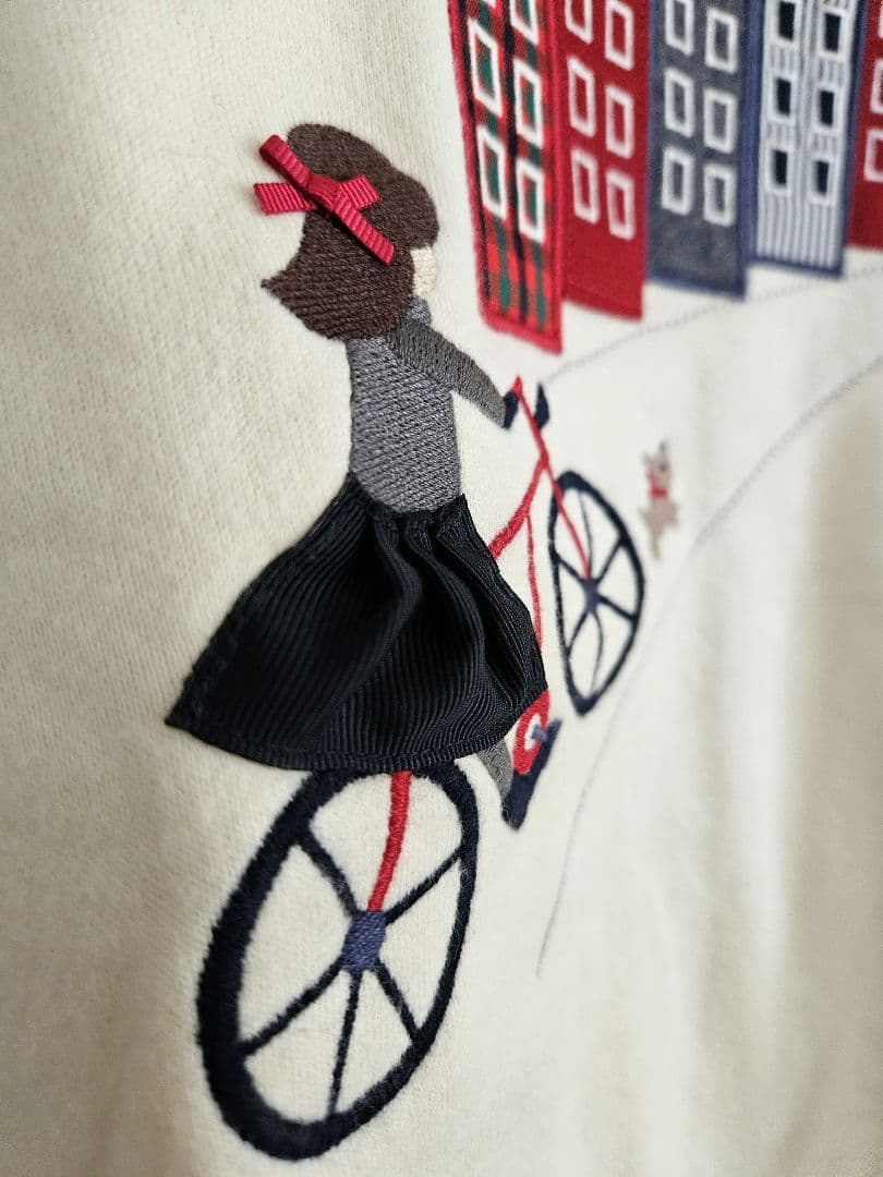 専用です☆新品未使用　familiar 自転車刺繍トレーナー クリーム色　150