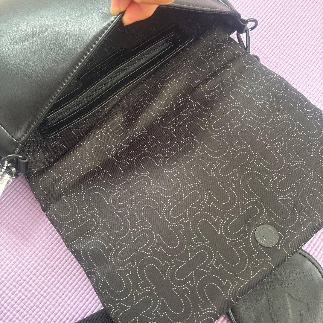 TRUE RELIGION ショルダーバッグ　BLACK