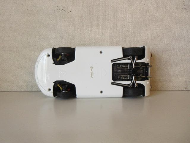 特価 exoto (1/18) ポルシェ 910 #19