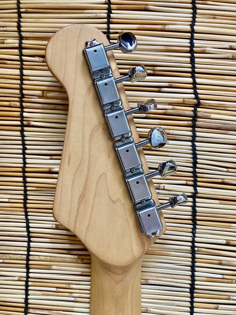 ☆値下決断　珍品美品　モディファイして新機能満載　G.I.G ストラトキャスター