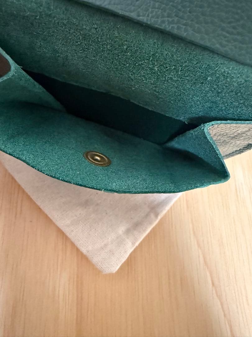 IL BISONTE グリーン 三つ折り財布 保存袋付き IL BISONTE