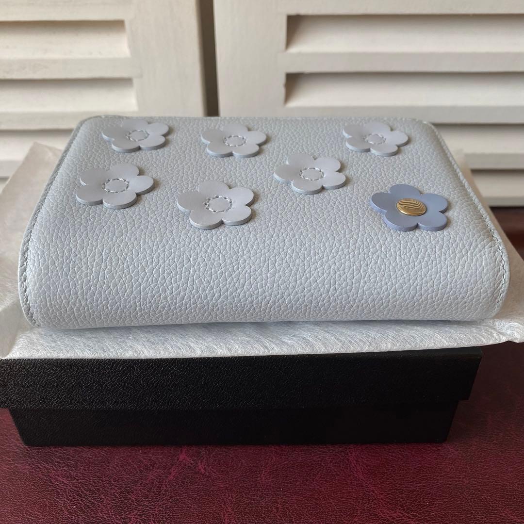 MARY QUANT 花モチーフ 二つ折り財布の通販はau PAY マーケット - 輸入