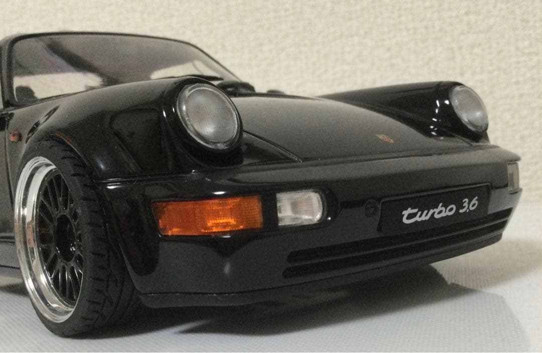 ソリド1/18ポルシェ911(964)Turbo3,6 1990 ブラック