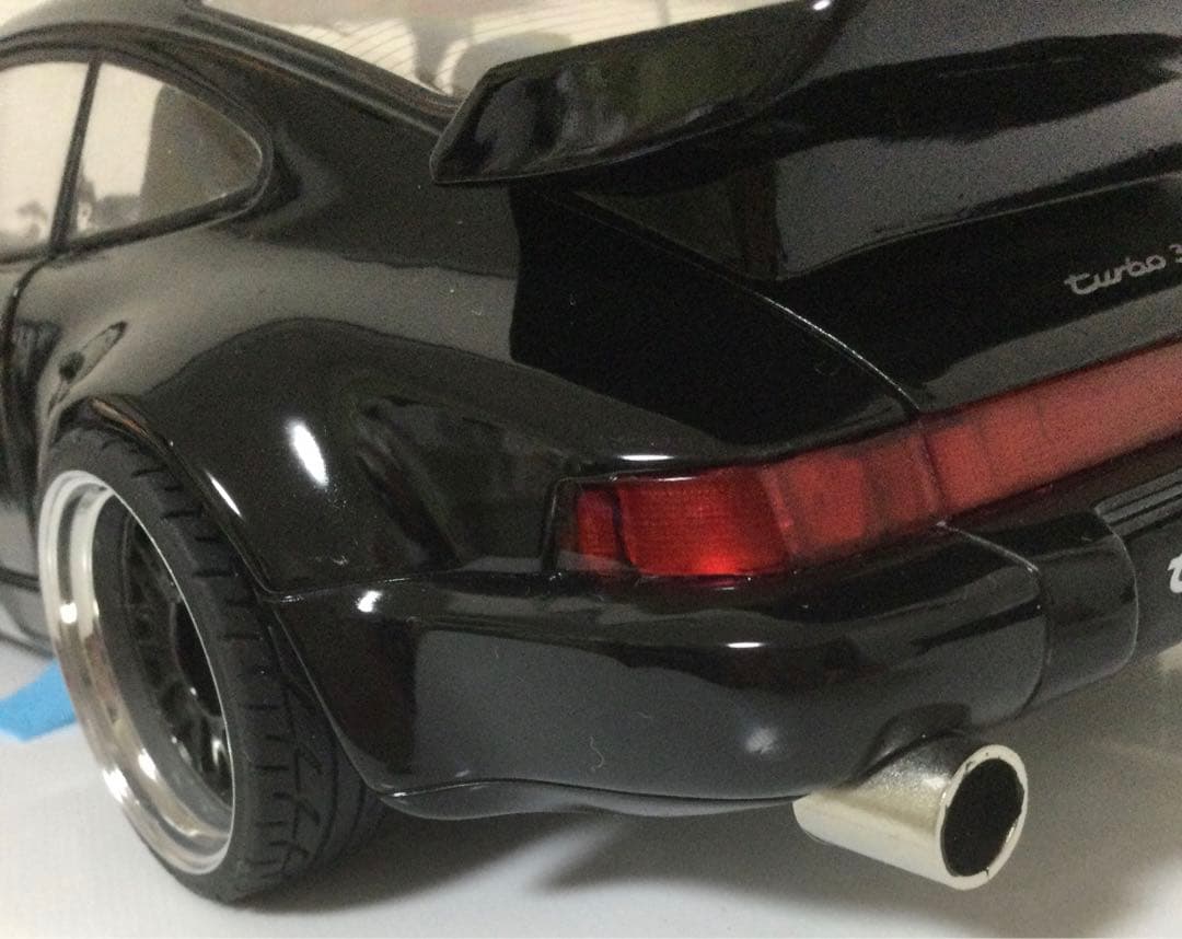 ソリド1/18ポルシェ911(964)Turbo3,6 1990 ブラック