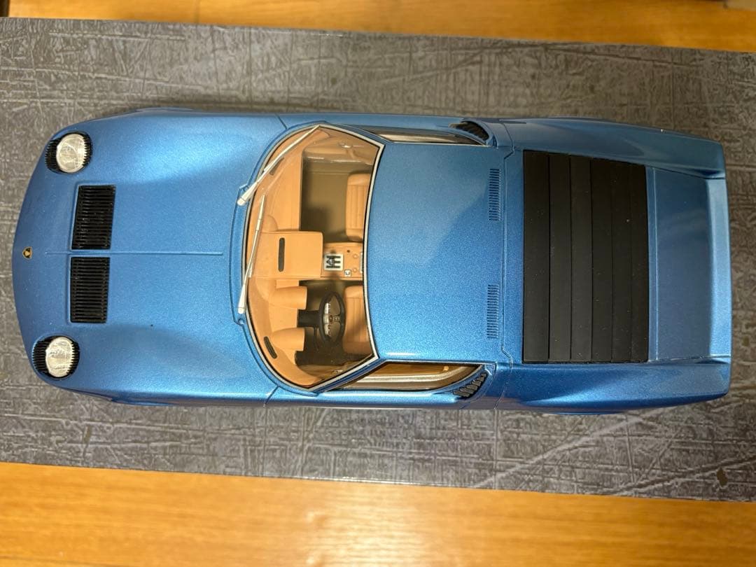 京商製1/18スケール「ランボルギーニ・ミウラP400S」