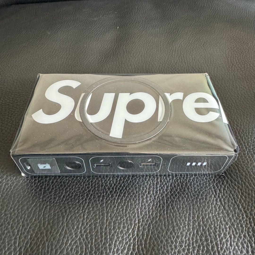 Supreme シュプリーム　Mophie Powerstation go