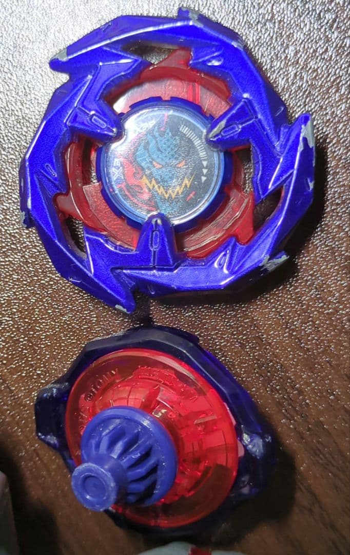 ベイブレードX 4個（3個非売品）、ストリングランチャー