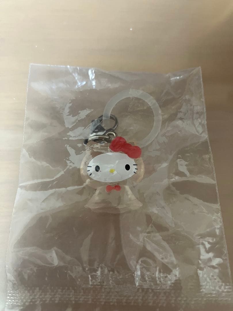 新品未開封】サンリオ めじるしアクセサリー キティ てるてる坊主