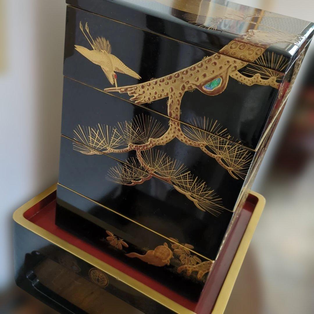 特価　骨董 4段重箱 重箱 蒔絵 螺鈿 縁起柄 木製 漆器 重台付き 替蓋付き