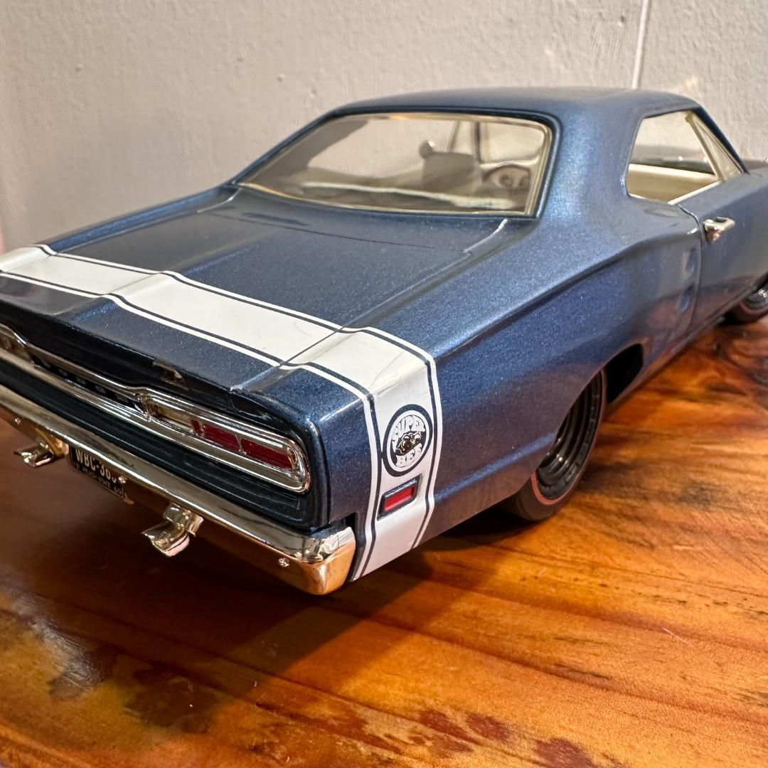 1969 DODGE SUPER BEE 1/18スケールミニカー