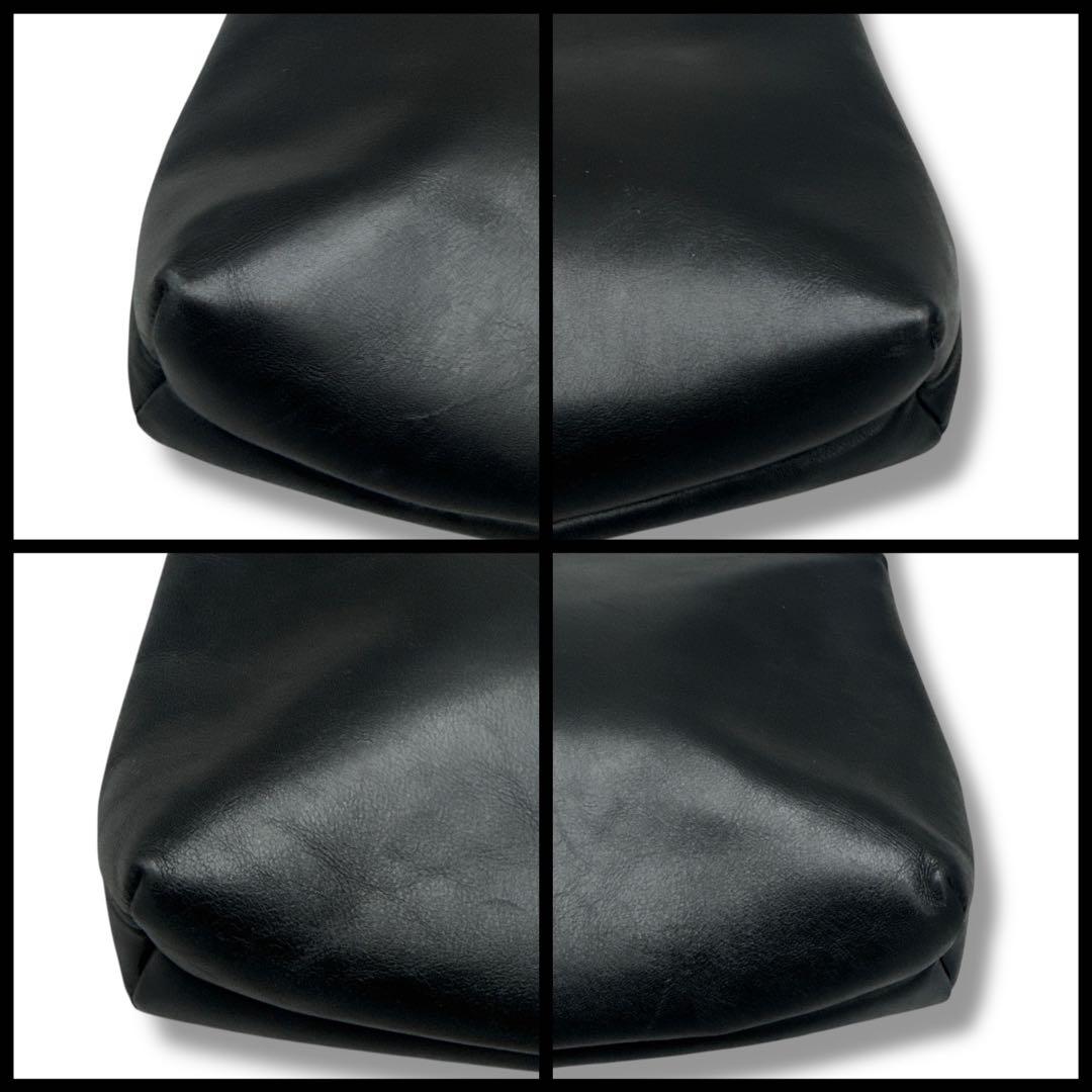 サルバトーレフェラガモ　ヴァラリボン　ゴールド金具　ショルダーバッグ　がま口　黒